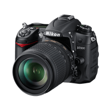 Câmera DSLR Nikon D7000 com Lente 18-105mm NIKKOR VR DX