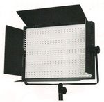 Iluminador---Refletor-de-600-Leds-com-Dimmer