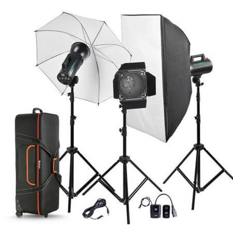 Kit-de-Iluminacao-com-3-Flashes-de-300W--900W-