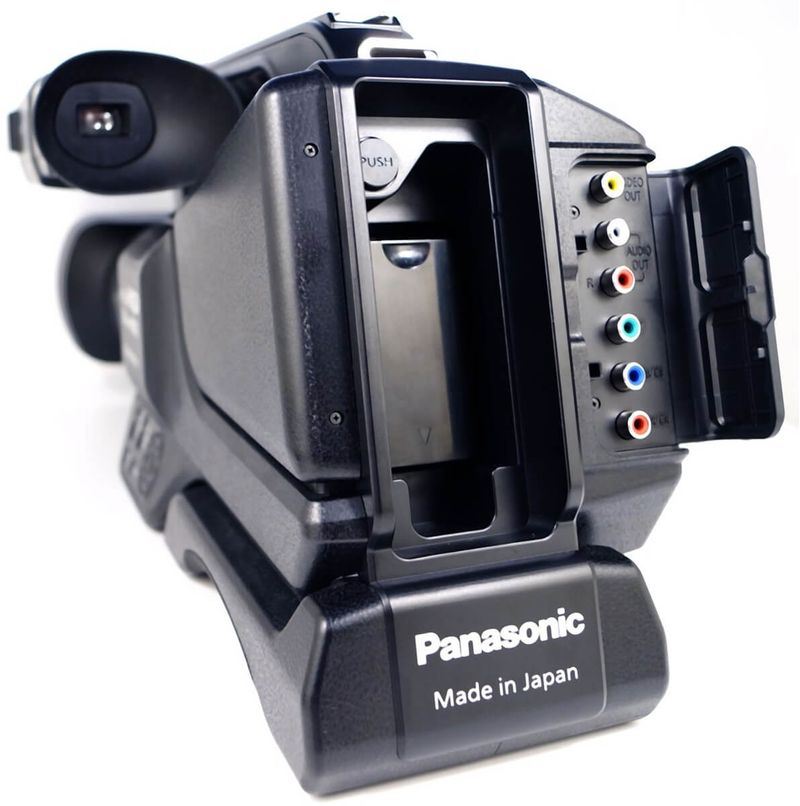 Filmadora-Panasonic-AG-AC8-AVCCAM-HD