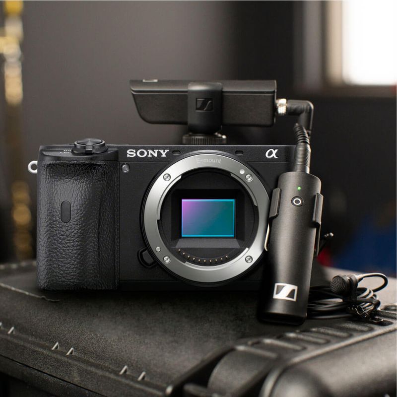 Kit-Camera-Sony-A6600-Mirrorless-4K--Corpo----Microfone-Lapela-Sennheiser-XSW-D-Wireless-com-Receptor